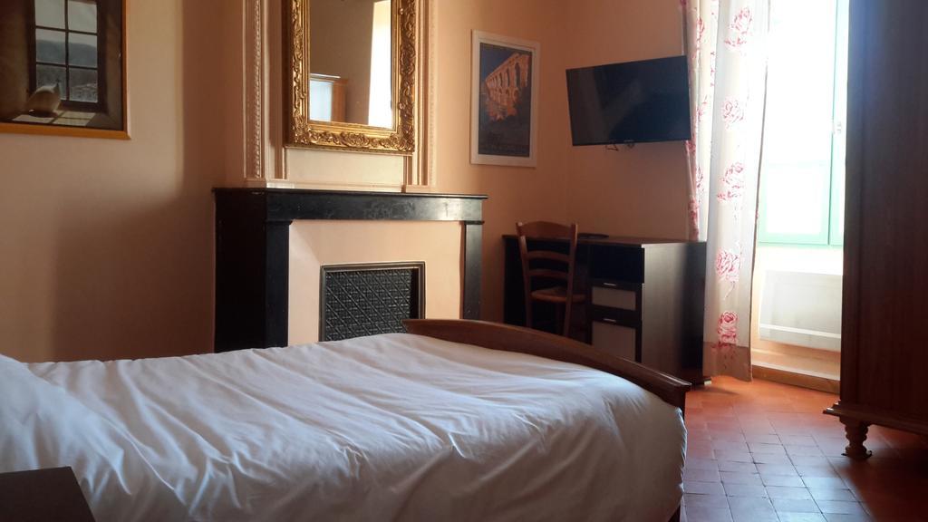Auberge Le Bistrot De Lussan Lussan  외부 사진